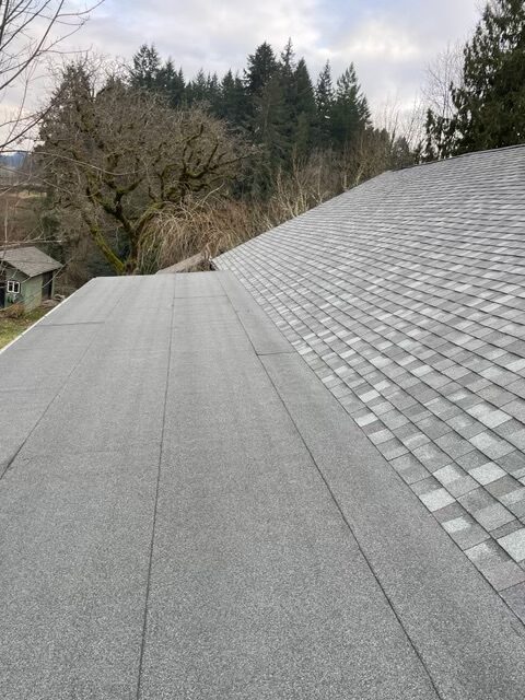 A roof that has been cleaned and is ready for the winter.